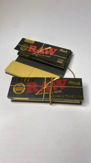 Papelillos Raw Black 1 1 /4 + Tips